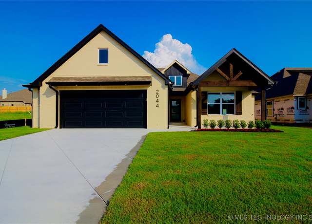 Property at 2044 E 129th Pl S, Jenks, OK 74037, 3 beds, 2 baths