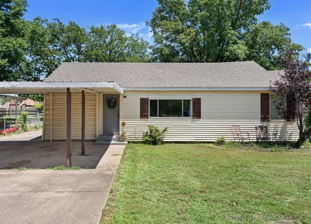 Property at 404 NE Avondale Ave, Bartlesville, OK 74006, 3 beds, 1 bath
