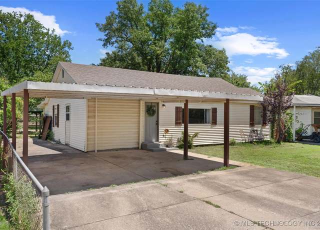 Property at 404 NE Avondale Ave, Bartlesville, OK 74006, 3 beds, 1 bath