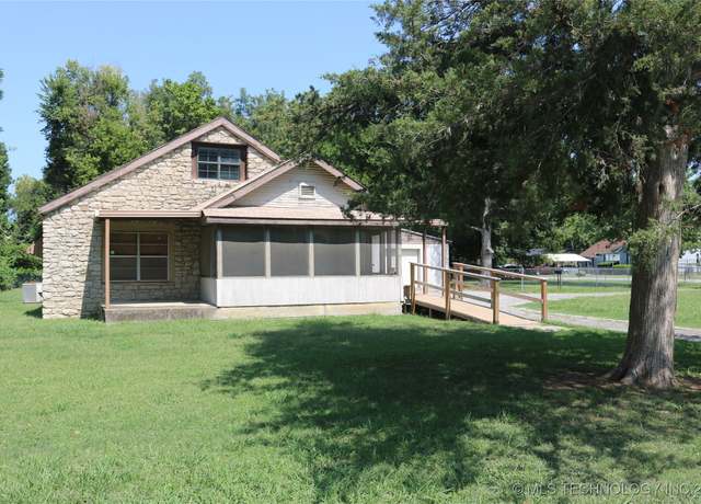 Property at 1567 E 62nd St, Tulsa, OK 74136, 3 beds, 1.5 baths