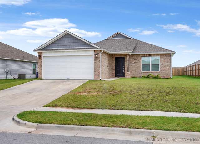 Property at 14719 E 39th St, Tulsa, OK 74134, 3 beds, 2 baths