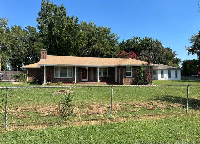 Property at 551 S Memorial Dr, Tulsa, OK 74112, 3 beds, 1.5 baths