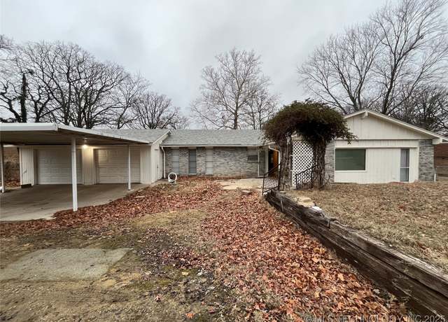 Property at 110 E Hickory Hill Rd, Sapulpa, OK 74066, 4 beds, 2 baths