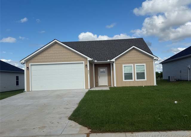 Property at 431 Worth Ave, Durant, OK 74701, 3 beds, 2 baths