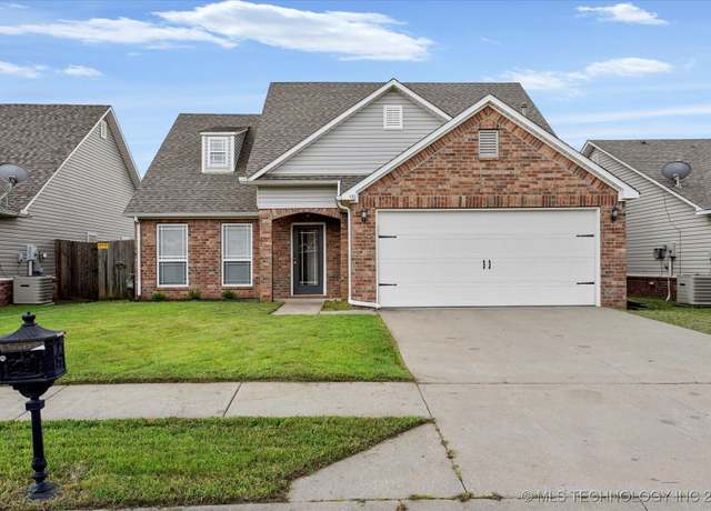 Property at 40 E Fairlane Pl, Sapulpa, OK 74066, 3 beds, 2 baths