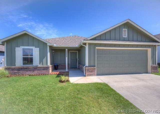 Property at 12005 E 108th Pl N, Owasso, OK 74055, 3 beds, 2 baths