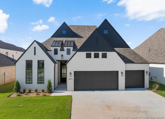 Property at 5912 E 127th St S, Tulsa, OK 74008, 3 beds, 3 baths