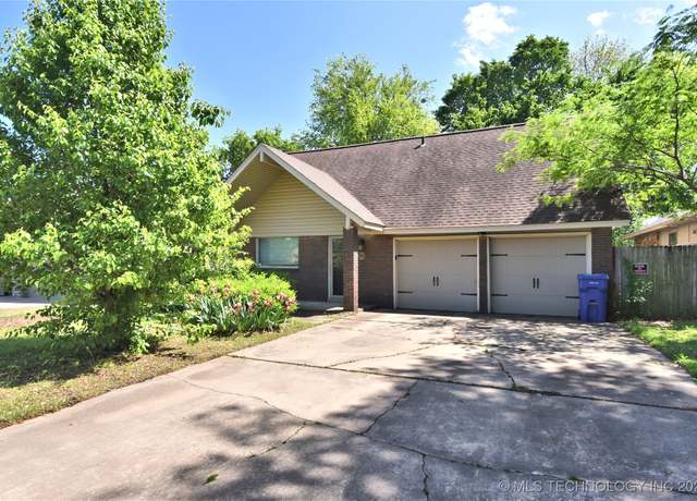 Property at 705 W Boston St, Broken Arrow, OK 74012, 4 beds, 2.5 baths