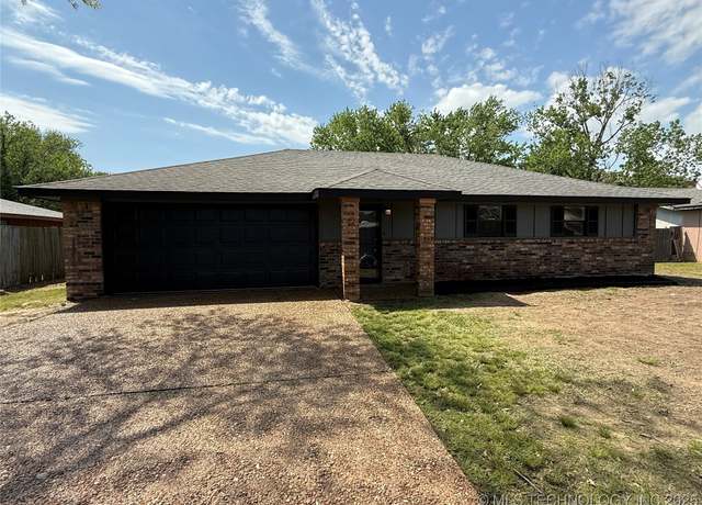 Property at 501 Woodland Hills Blvd, Roland, OK 74954, 3 beds, 2 baths