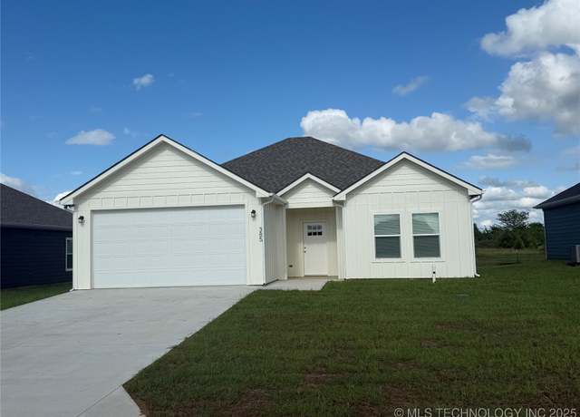 Property at 385 Worth Ave, Durant, OK 74701, 3 beds, 2 baths