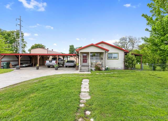 Property at 820 W 8th St, Claremore, OK 74017, 3 beds, 2 baths
