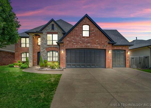 Property at 11201 S 74th East Ave, Bixby, OK 74008, 5 beds, 3.5 baths