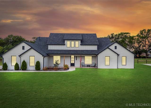 Property at 24580 S Eliza Dr, Claremore, OK 74019, 4 beds, 3.5 baths