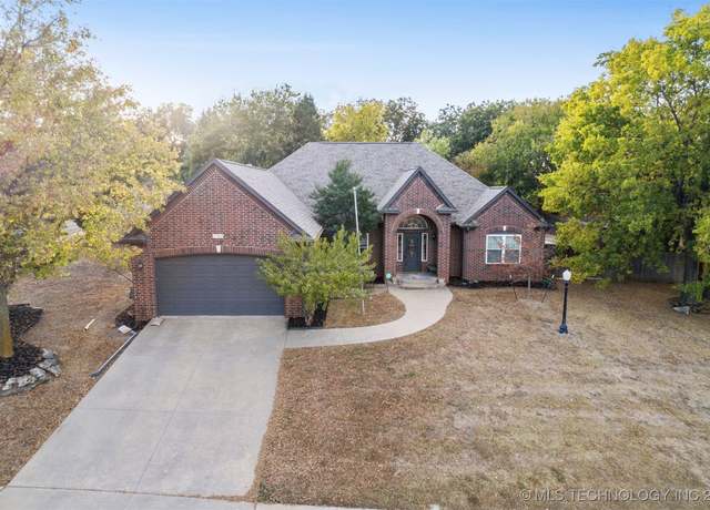 Property at 2701 Forest Ridge Pkwy, Claremore, OK 74017, 4 beds, 3 baths