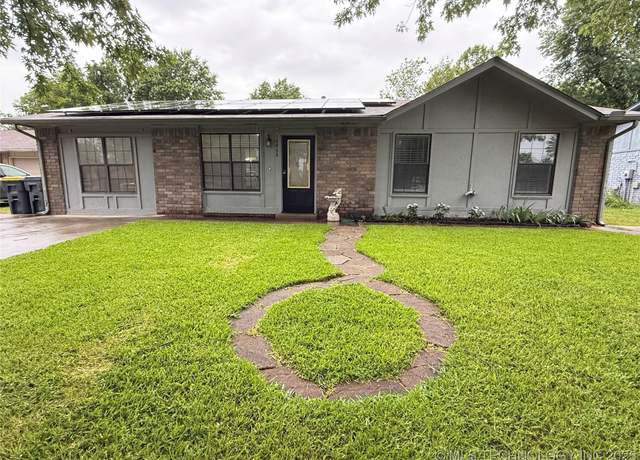 Property at 14468 S Poplar St, Glenpool, OK 74033, 3 beds, 1.5 baths