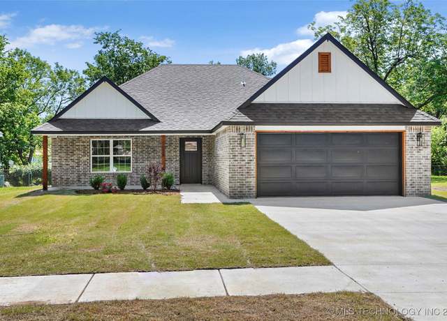 Property at 107 S Coo-y-yah St, Pryor, OK 74361, 3 beds, 2 baths