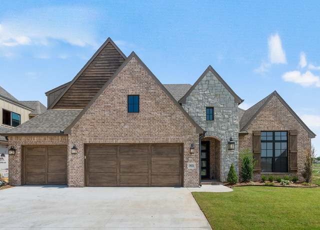 Property at 3921 S Gardenia Ave, Broken Arrow, OK 74012, 4 beds, 3.5 baths