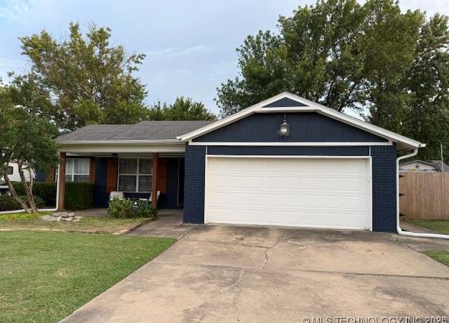 Property at 1405 Paradise Pkwy, Claremore, OK 74017, 3 beds, 2 baths
