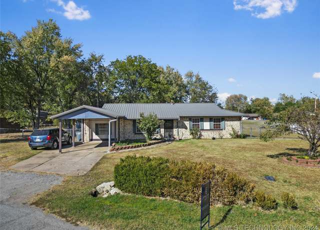 Property at 1421 S Hayes Ave, Wagoner, OK 74467, 3 beds, 1.5 baths