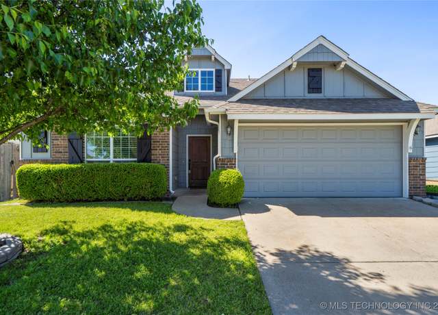 Property at 10716 N 154th East Ave, Owasso, OK 74055, 3 beds, 2 baths