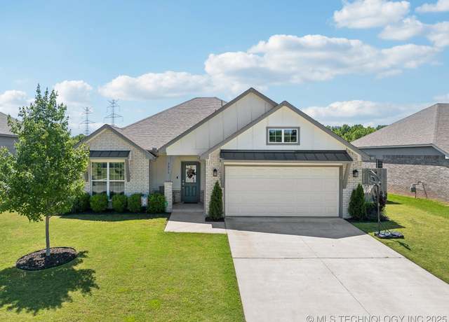 Property at 3854 E 144th St S, Bixby, OK 74008, 4 beds, 2.5 baths