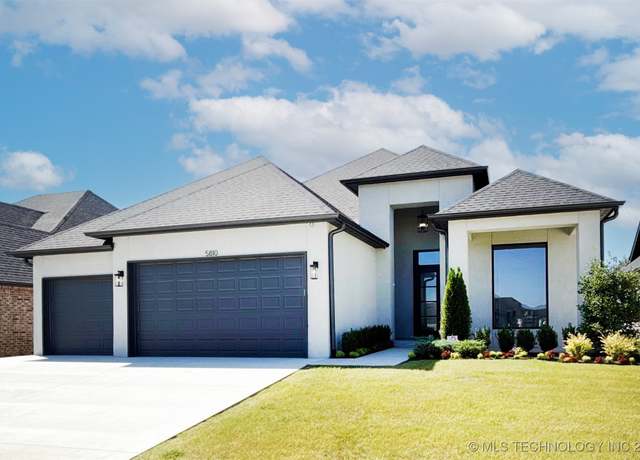 Property at 5810 E 126th St S, Bixby, OK 74008, 3 beds, 2.5 baths