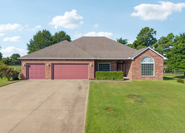 Property at 30412 E 68th St, Broken Arrow, OK 74014, 3 beds, 2.5 baths