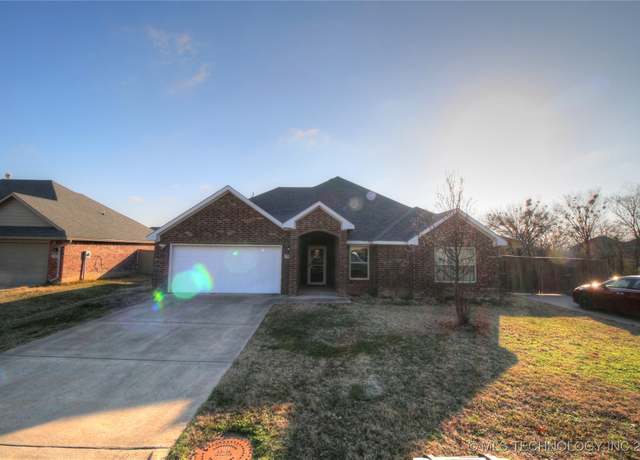 Property at 752 Annas Way, Durant, OK 74701, 4 beds, 2 baths