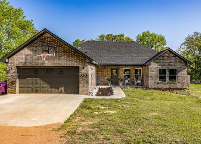 Property at 350 W Texas St, Durant, OK 74701, 3 beds, 2 baths
