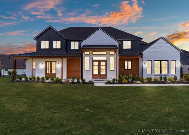Property at 18323 E Dogwood Trl, Owasso, OK 74055, 4 beds, 4.5 baths