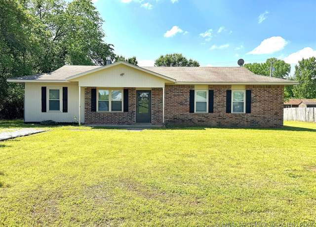 Property at 1502 E Hogner St, Tahlequah, OK 74464, 3 beds, 1 bath