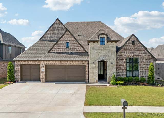 Property at 16722 E 42nd Pl S, Tulsa, OK 74134, 3 beds, 2.5 baths