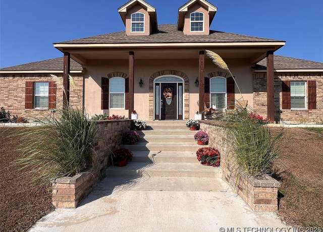 Property at 111 Royal Oaks Ln, Ardmore, OK 73401, 4 beds, 2.5 baths