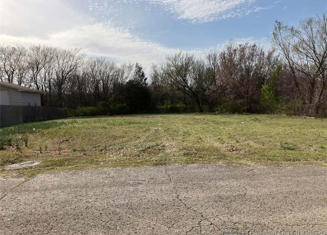Property at 1009 Lakeland St, Checotah, OK 74426
