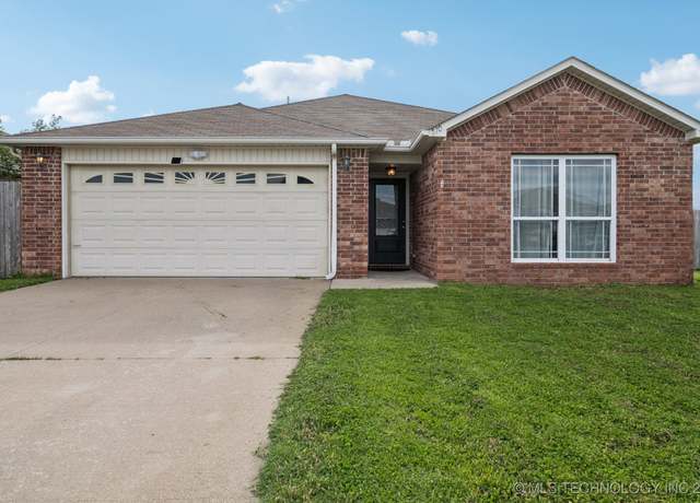 Property at 510 S Creek St, Skiatook, OK 74070, 3 beds, 2 baths