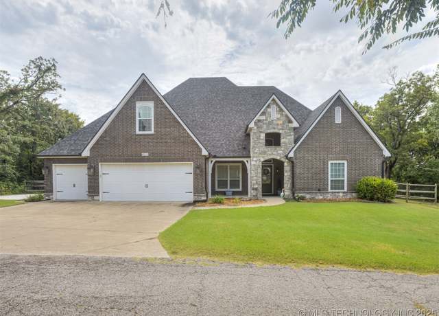Property at 4515 W 93rd St, Tulsa, OK 74132, 4 beds, 3 baths