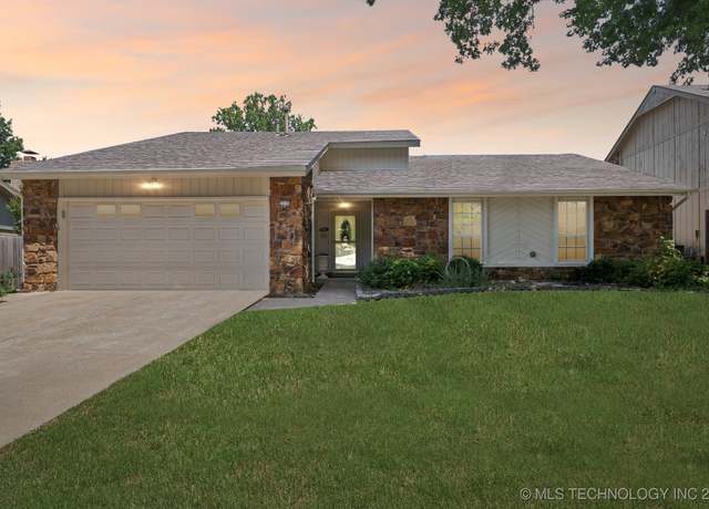 Property at 2716 S Elder Ave, Broken Arrow, OK 74012, 3 beds, 2 baths