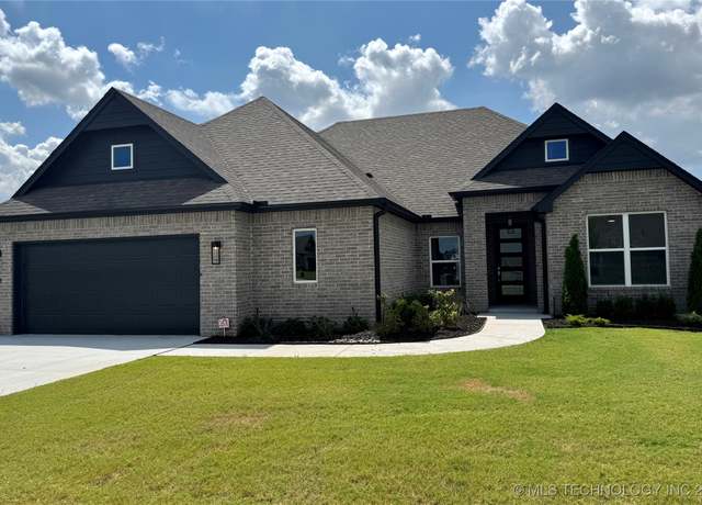 Property at 909 E Honolulu Pl S, Broken Arrow, OK 74012, 3 beds, 2 baths