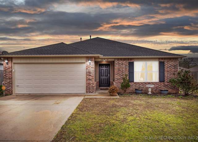 Property at 28014 E 149th St S, Coweta, OK 74429, 3 beds, 2 baths