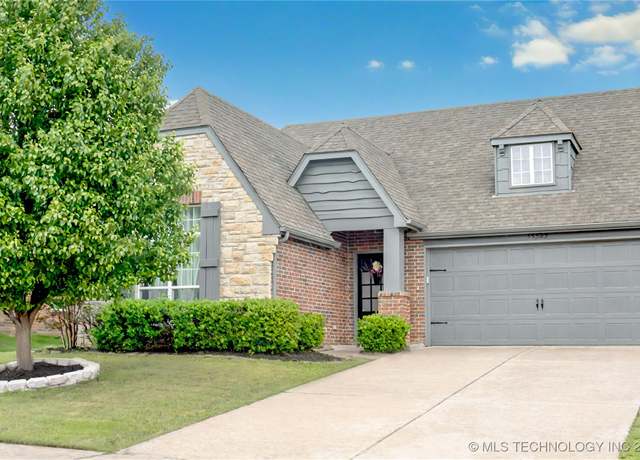Property at 13323 S 21st St, Bixby, OK 74008, 3 beds, 2 baths