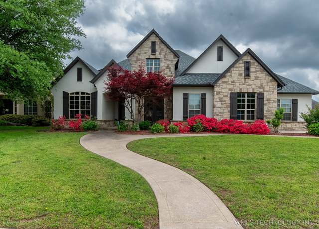 Property at 6009 W Utica Cir, Broken Arrow, OK 74011, 4 beds, 4.5 baths