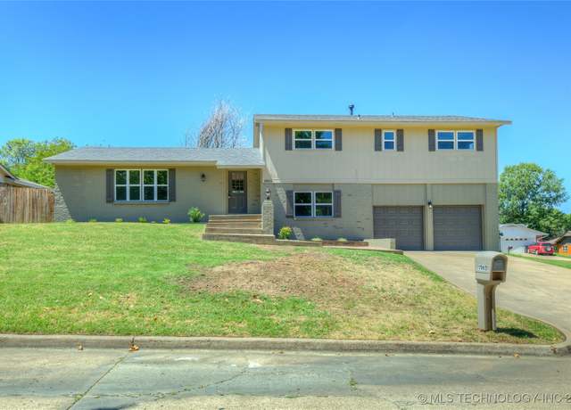 Property at 1063 Rolling Meadows Ct, Bartlesville, OK 74006, 4 beds, 2.5 baths