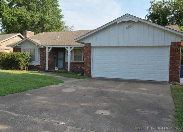 Property at 11938 E 16th Pl, Tulsa, OK 74128, 3 beds, 2 baths