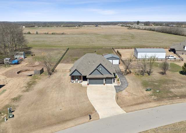 Property at 32425 E 67th Pl S, Broken Arrow, OK 74014, 4 beds, 2.5 baths