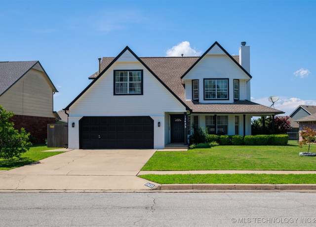 Property at 13433 E 45th St, Tulsa, OK 74134, 4 beds, 3.5 baths