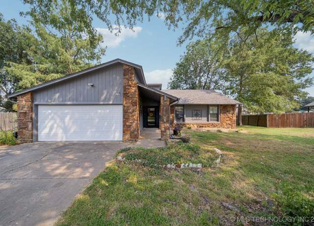 Property at 11329 S Douglas Ave, Jenks, OK 74037, 3 beds, 2 baths