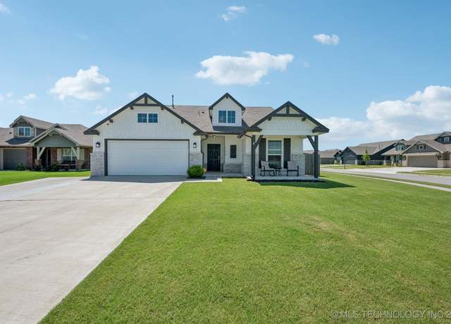 Property at 13812 S Hartford Ave, Glenpool, OK 74033, 3 beds, 2 baths