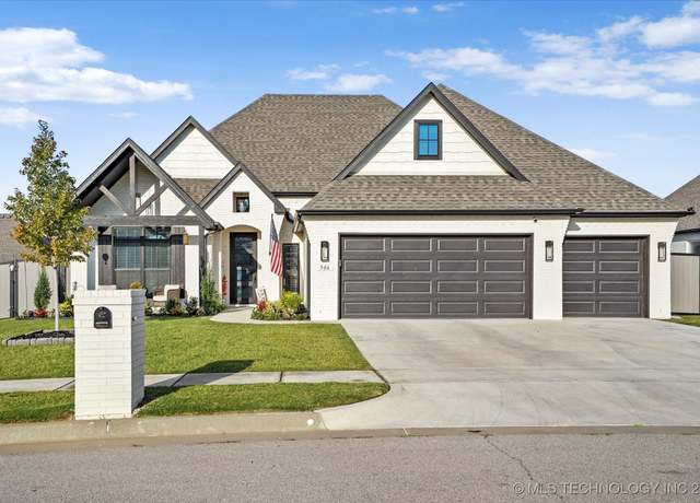 Property at 506 N 84th Pl, Broken Arrow, OK 74014, 4 beds, 2.5 baths
