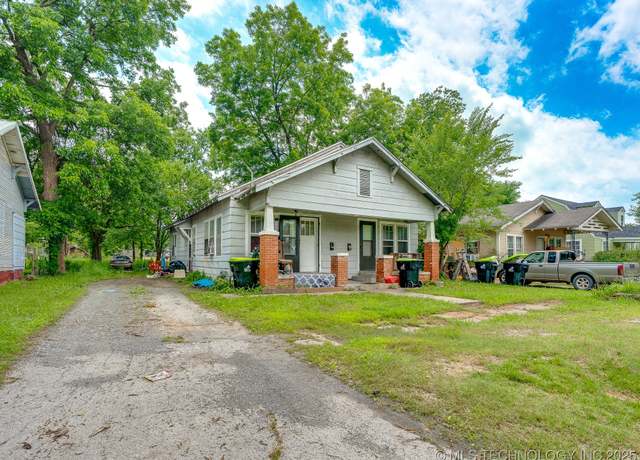 Property at 309 W 14th, Ada, OK 74820, 2 beds, 2 baths
