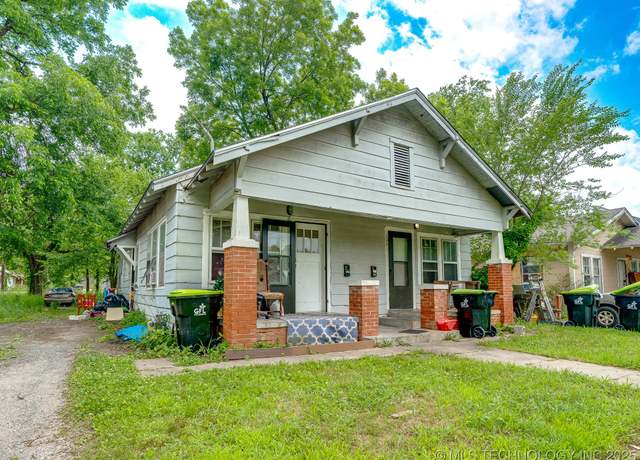 Property at 309 W 14th, Ada, OK 74820, 2 beds, 2 baths